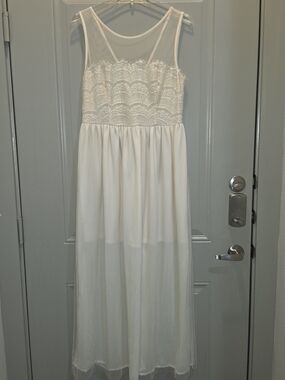 Gianni Bini Ivory Lace Bodice Chiffon Maxi Dress